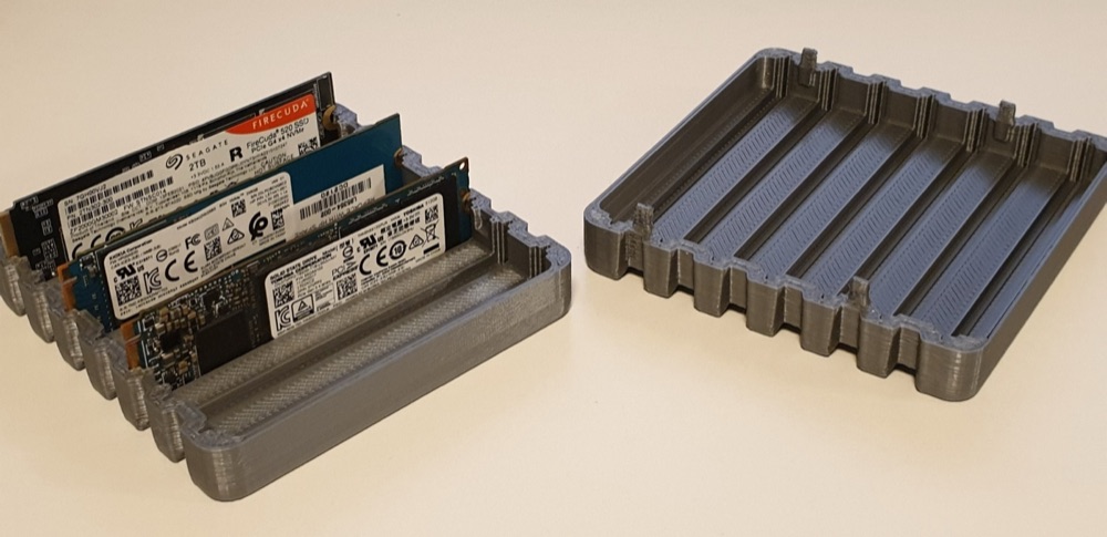 NVMe 2280 SSD Saklama Kutusu (7 Kart Kapasiteli, Dört Mandallı) görsel 1