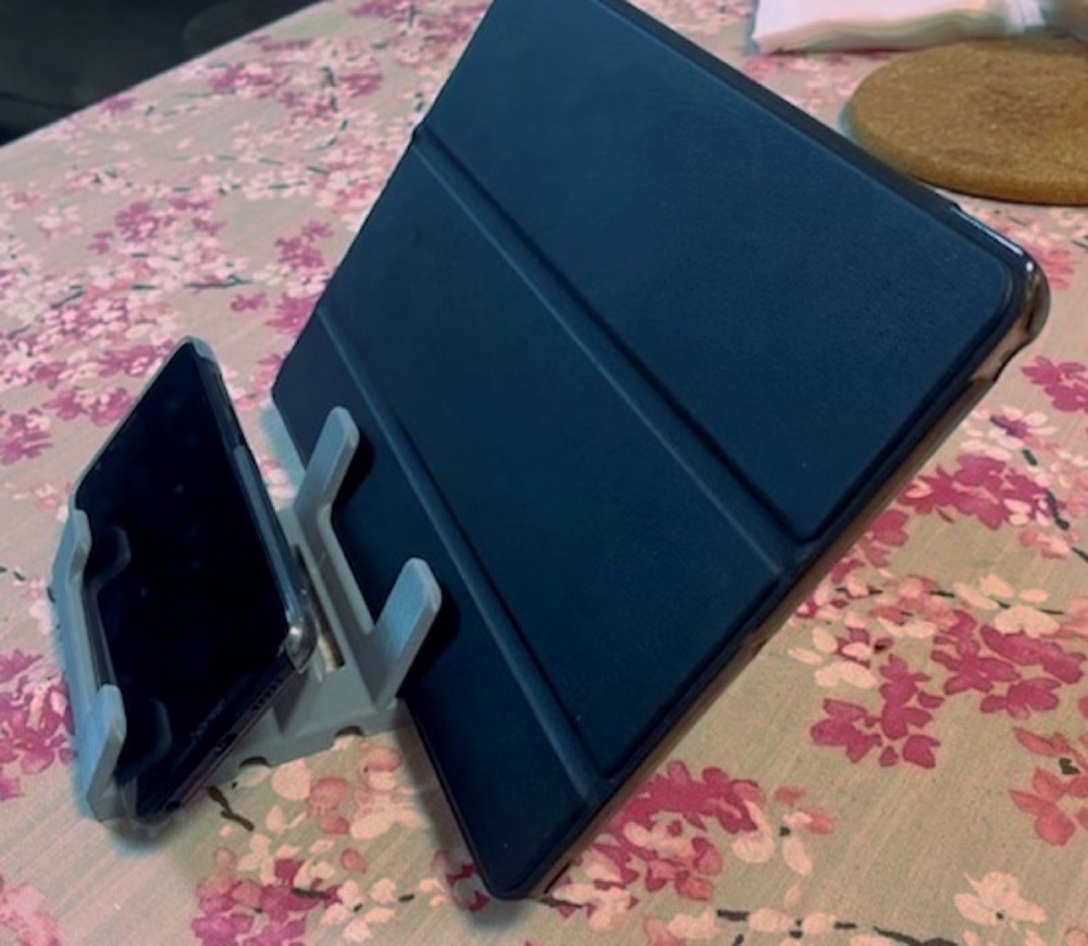 Çoklu Telefon ve Tablet Şarj Standı (4 Cihaz Kapasiteli)