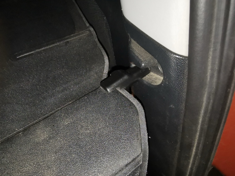 Mazda 5 Bagaj Örtüsü Tutucu görsel 3
