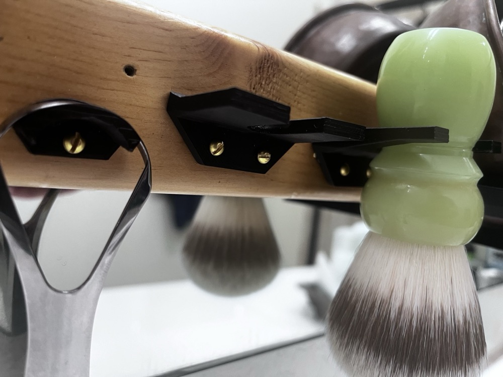 Ahşap Panoya Vidalanan Klasik Tıraş Makinesi Askısı görsel 3