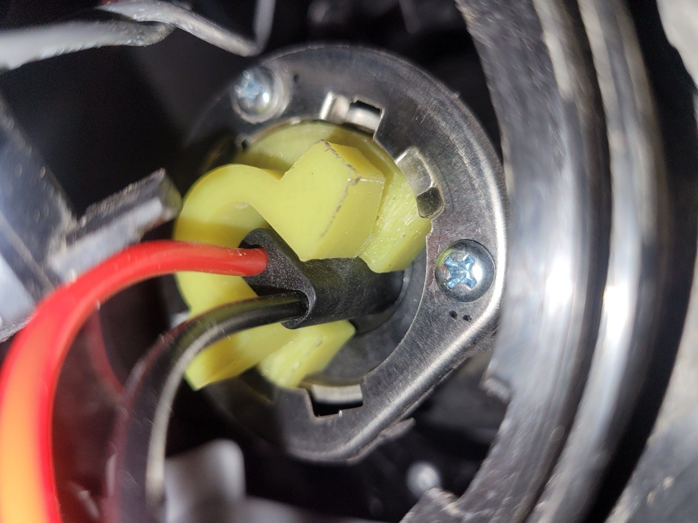 Kia Ceed H7 HID Ampul Adaptörü görsel 2