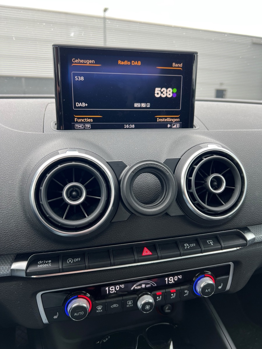 Audi A3 MagSafe Telefon Tutucusu