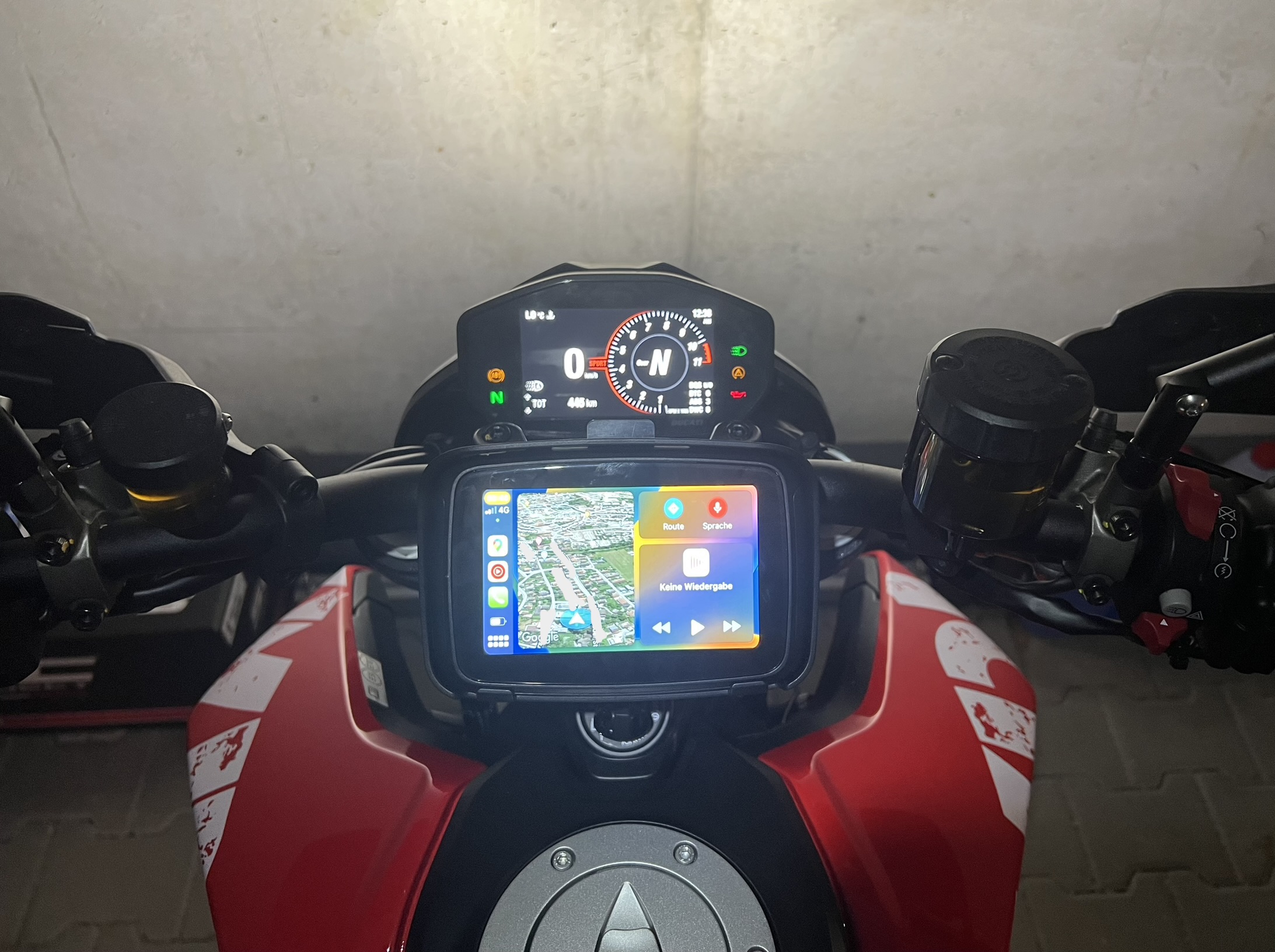 Ducati Hypermotard 950 CarPlay Ekran Adaptörü