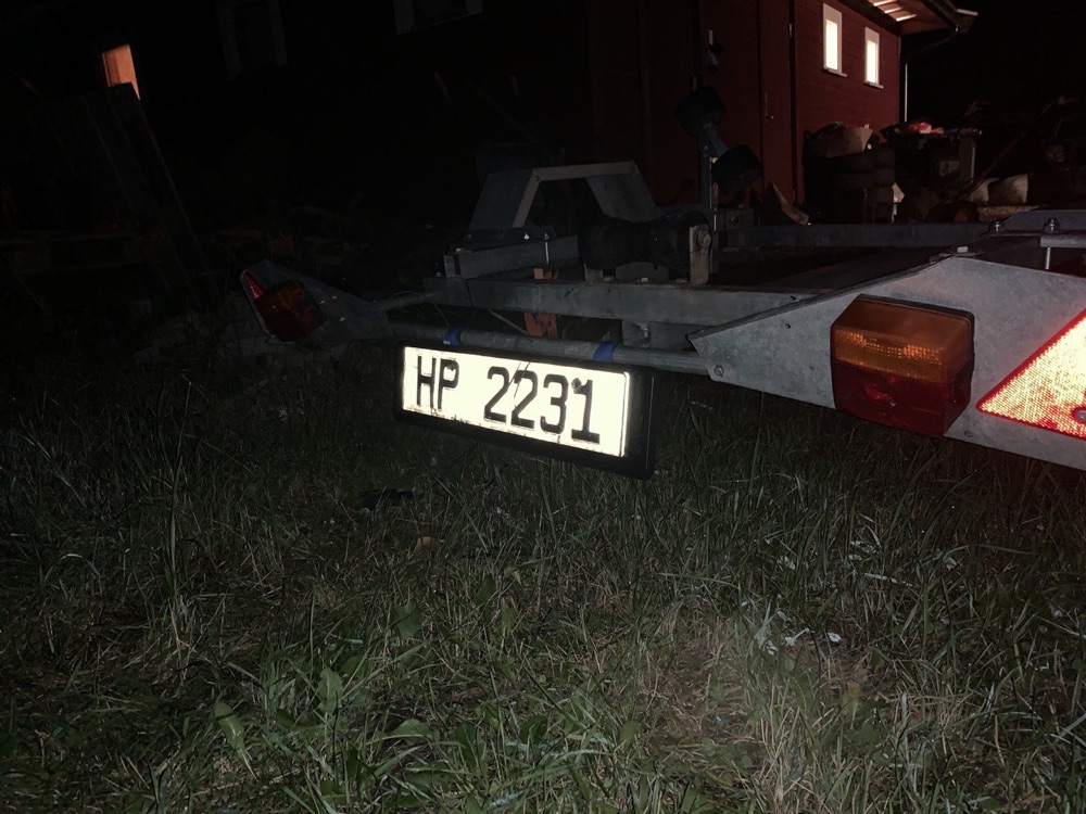 Tekne Treyleri Icin Plaka Tutucusu