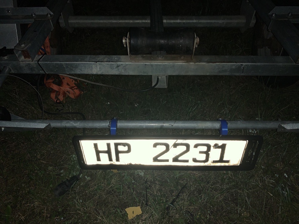 Tekne Treyleri Icin Plaka Tutucusu görsel 2