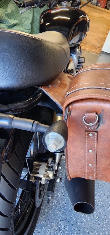 Royal Enfield Interceptor 650 Heybe Konumlandırıcı görsel 4