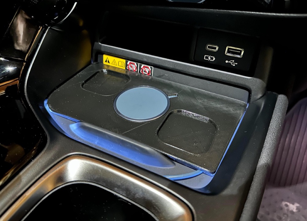 Lexus NX (2022+) MagSafe Telefon Tepsisi