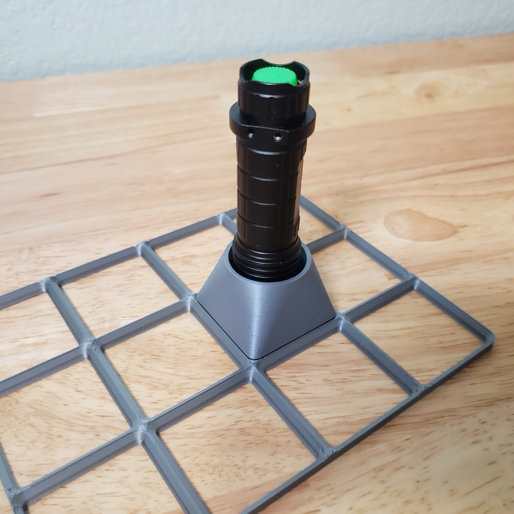 Gridfinity Uyumlu El Feneri Tutucusu (28 mm Gövde)