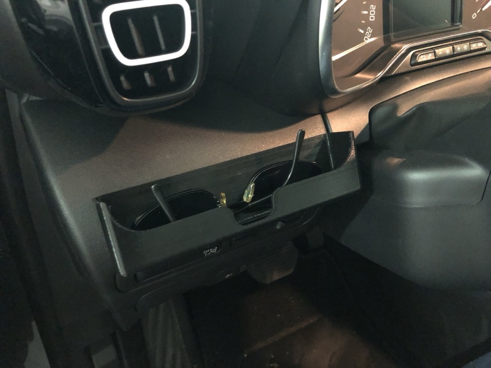 Citroën C3 Aircross gözlük tutucu