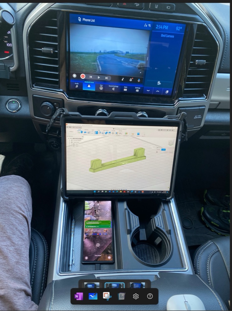 Ford F-150/F-350 Surface Pro 8 Tutucu