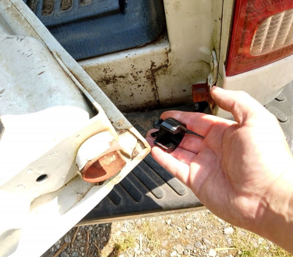 Ford bagaj kapağı burç seti görsel 3