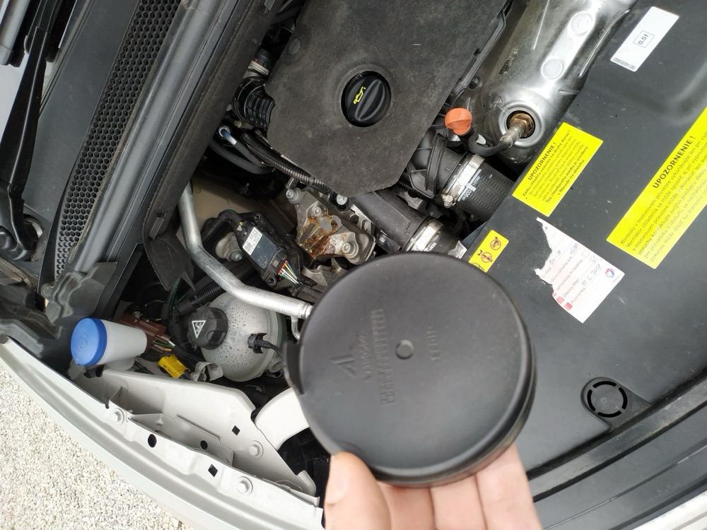 Citroen C4 far kapağı