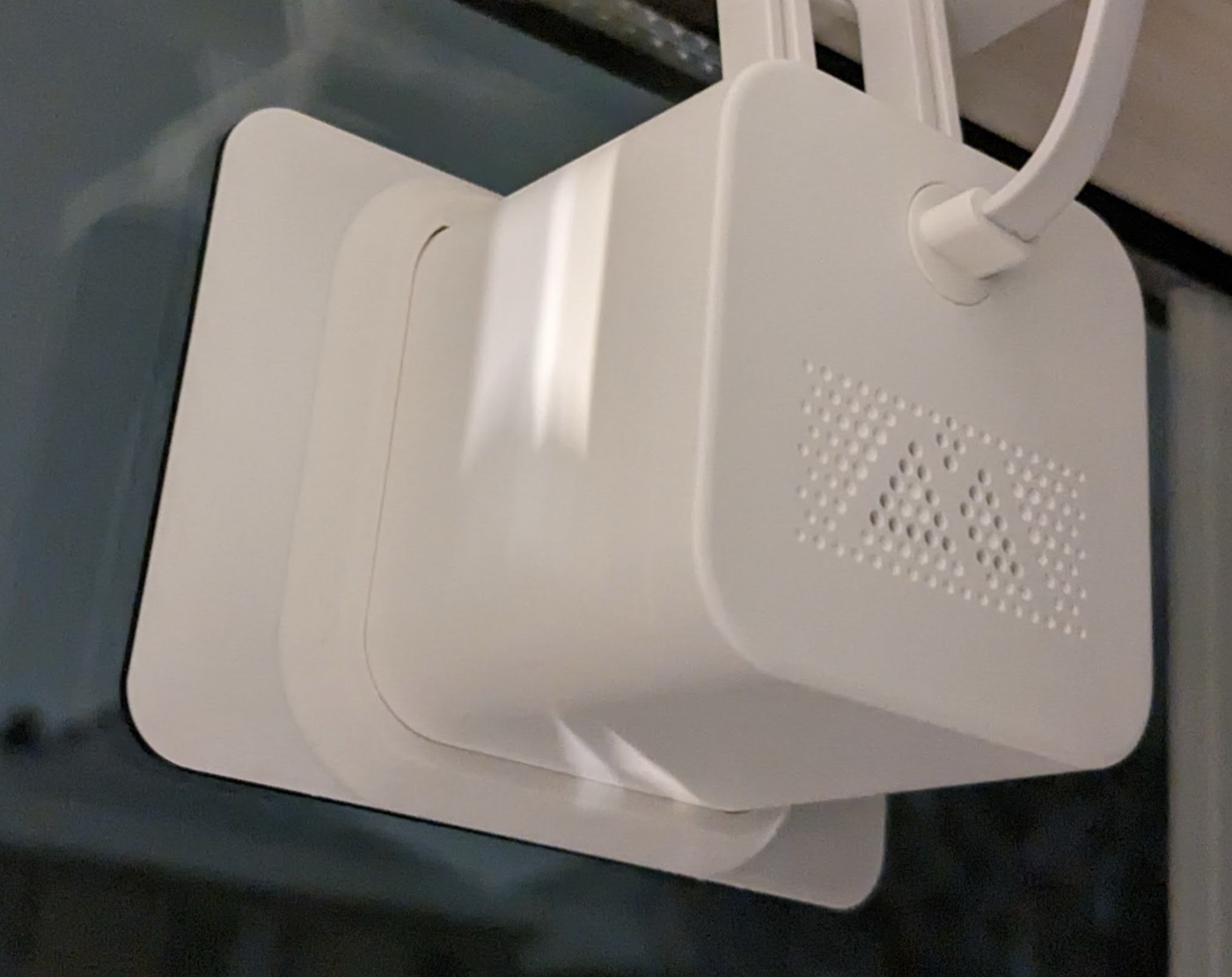 Wyze Cam v3 Ters Montaj Pencere Tutucu görsel 2