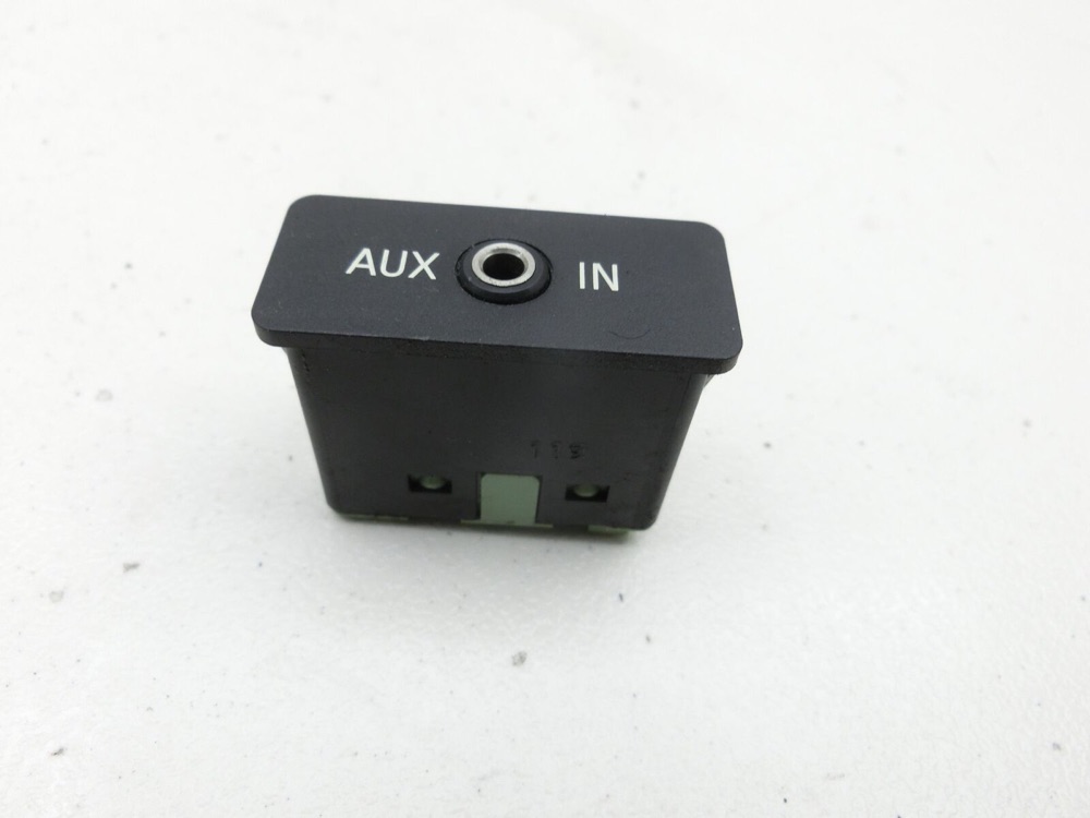 Aux-IN Soket Kutusu (BMW E60 5 Serisi Uyumlu)