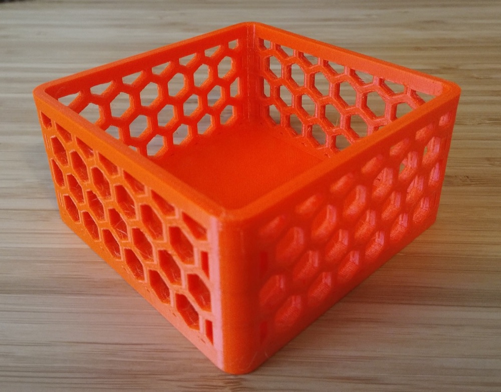 Petek Delikli Açık Sepet (Kapaksız, 80 × 80 × 40 mm)