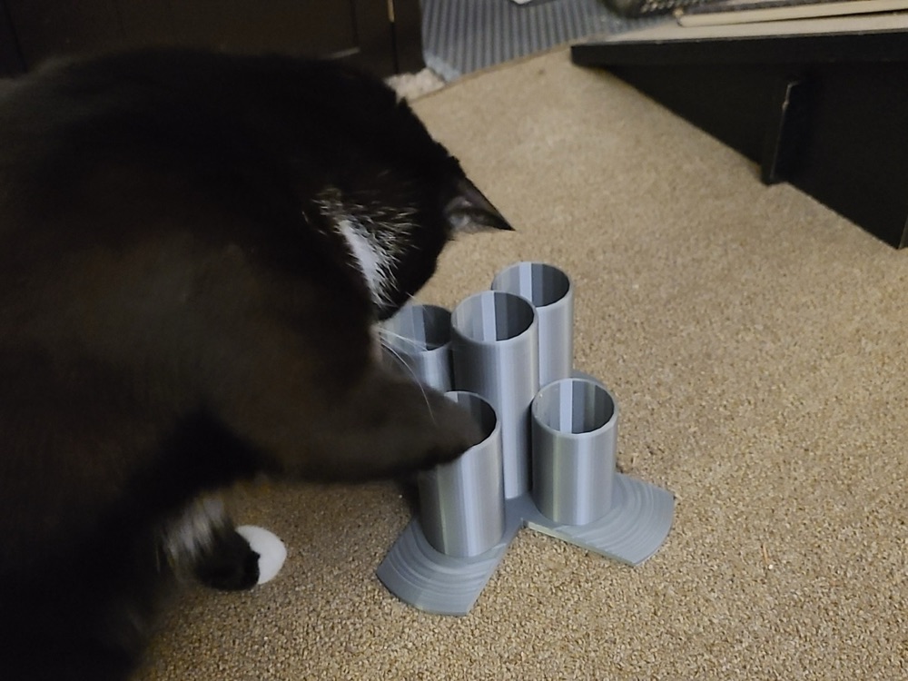 Kedi Ödül Kulesi (Beş Farklı Boyda Tüplü, Geniş Tabanlı) görsel 4
