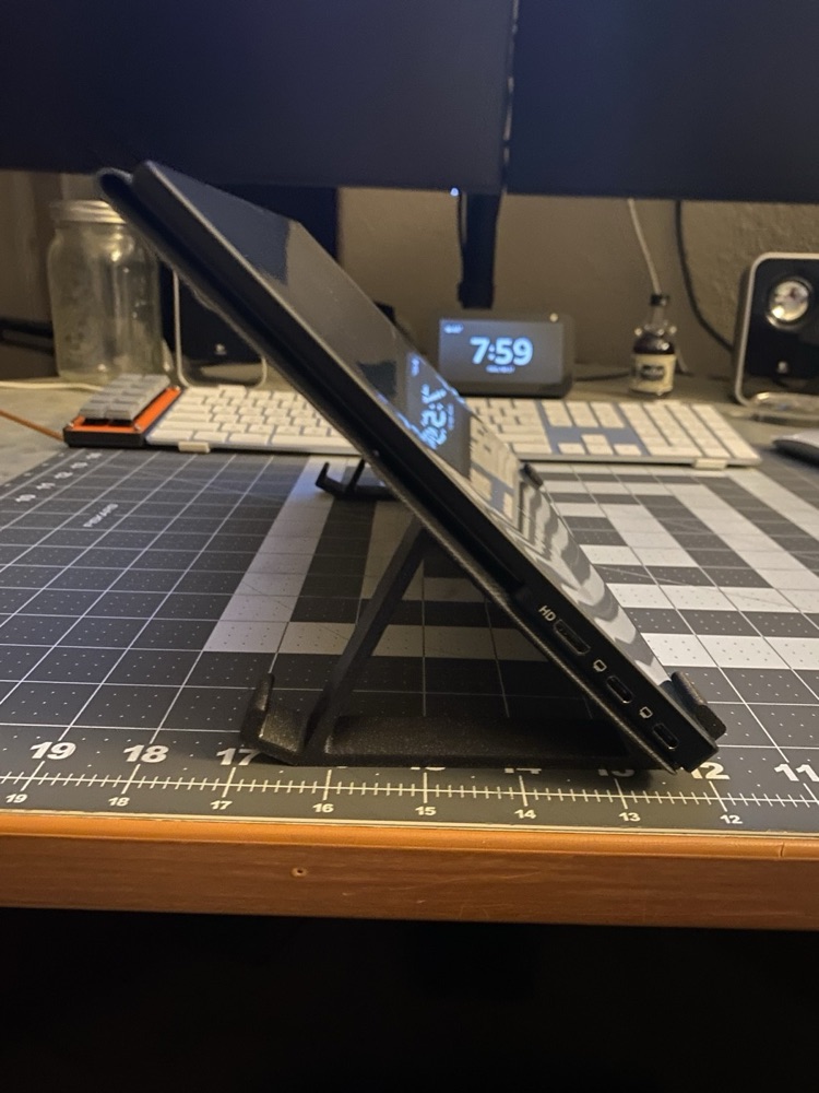 Taşınabilir Monitör Standı (60° ve 45° Eğimli İki Ayak) görsel 2