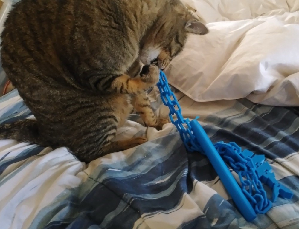 Balıklı Zincir Kedi Oyuncağı (Eklemli Balık ve Saplı Zincir) görsel 4