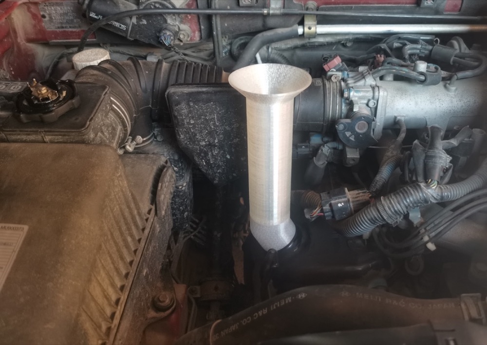 Mitsubishi Pajero 3 (6G72) Motor Yağı Doldurma Hunisi görsel 3