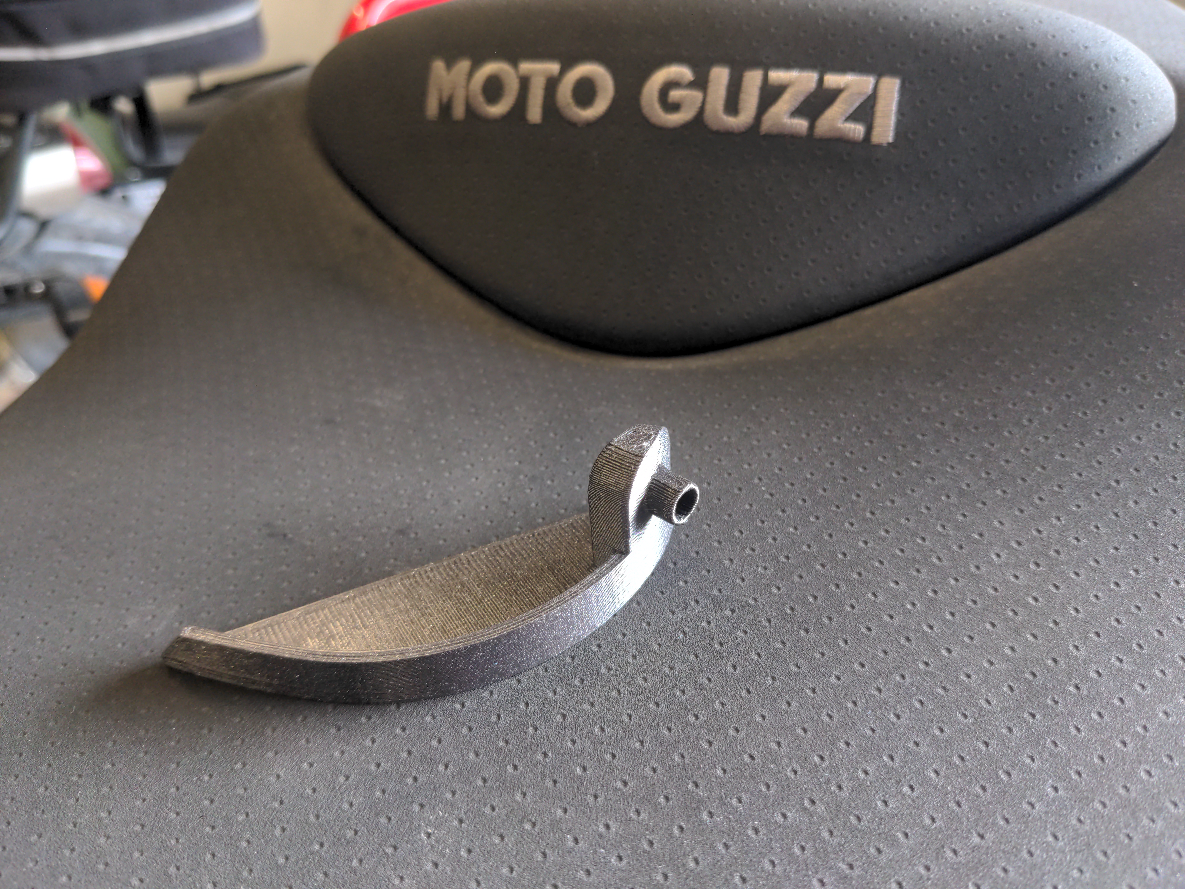 Moto Guzzi V85TT Türbülans Önleyici Deflektör görsel 3