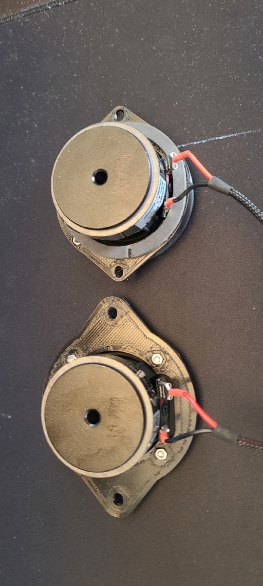 Audi A4/S4/RS4 B8 Dash Hoparlör Adaptörü (Yan ve Orta)