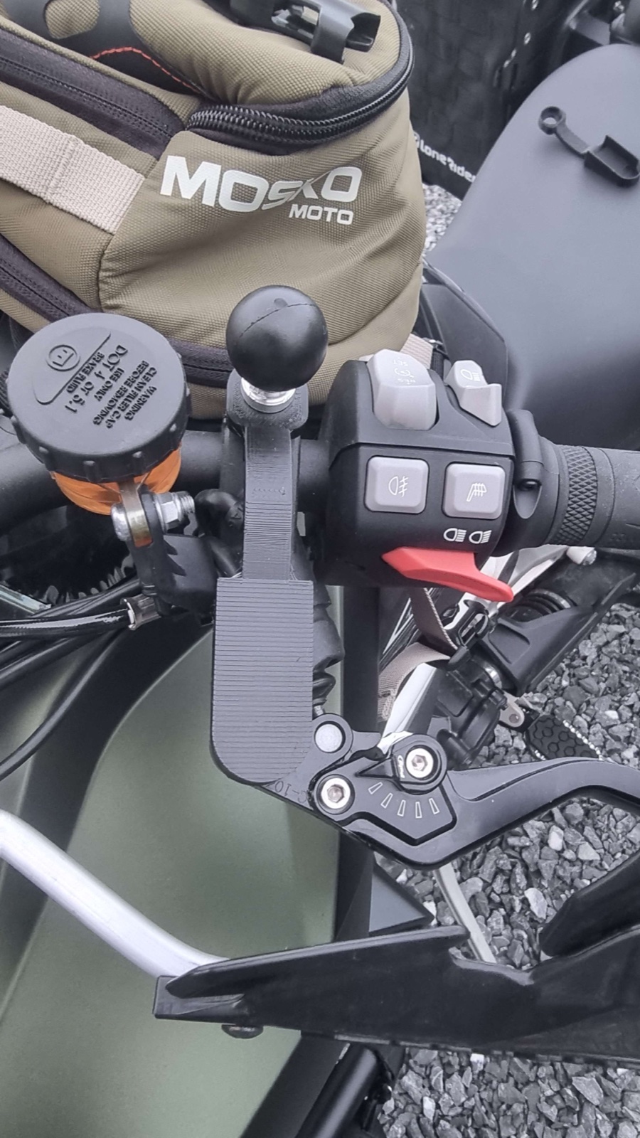 Triumph Tiger 1200 (2022) Debriyaj Kablosu Yönlendirme Kılıfı ⚠️ görsel 3