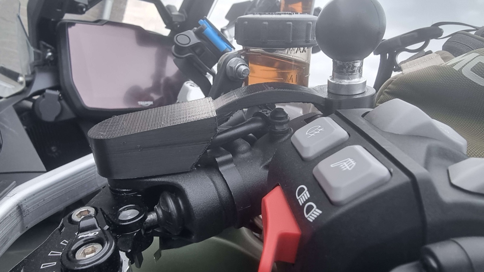 Triumph Tiger 1200 (2022) Debriyaj Kablosu Yönlendirme Kılıfı ⚠️ görsel 4
