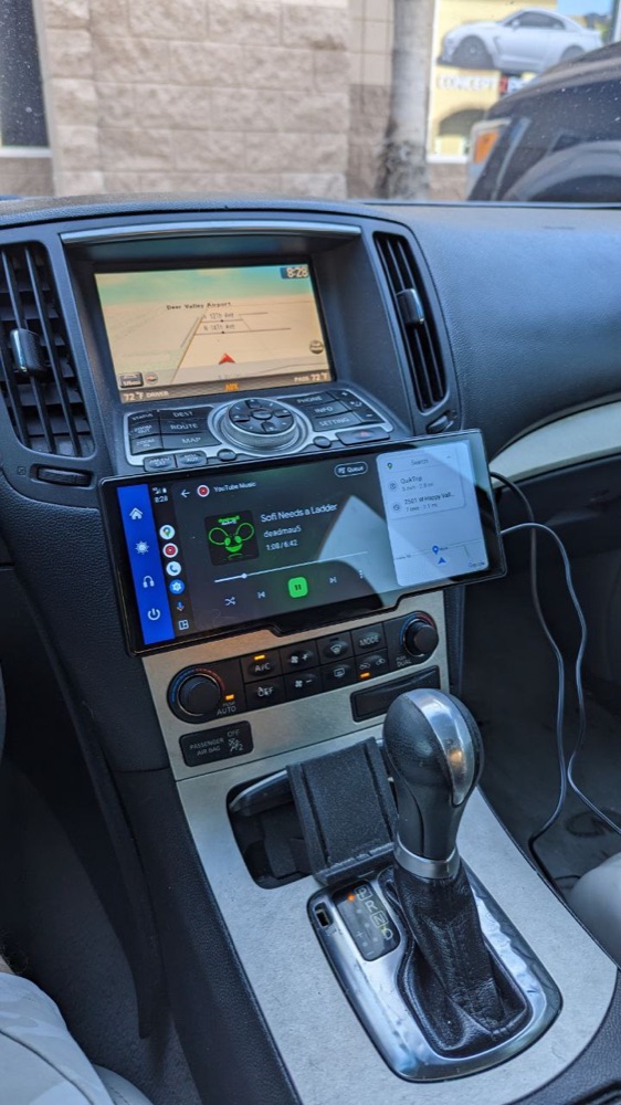 Infiniti G35 / G37 CD Yuvası Ekran Tutucusu