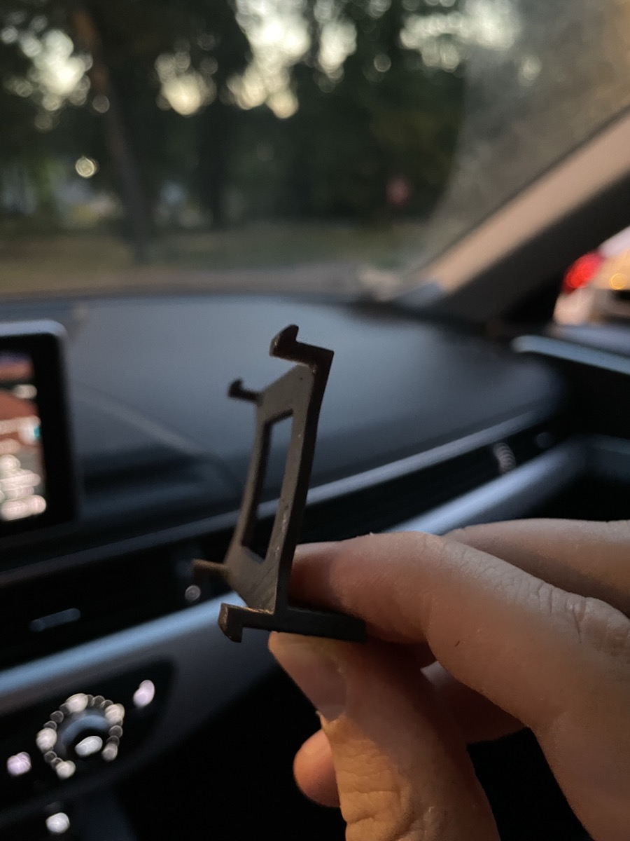 Audi A4 B9 Tablet Tutucusu görsel 3