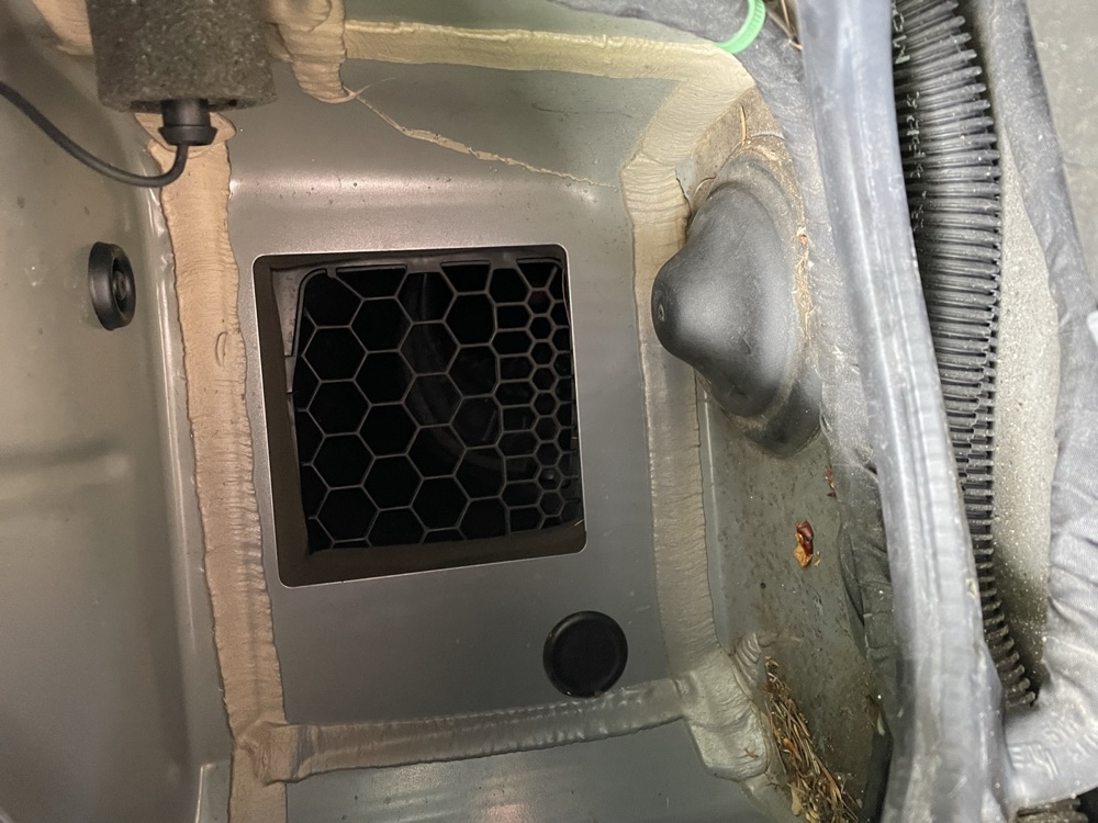 Volkswagen T6 Taze Hava Emiş Izgara Çerçevesi