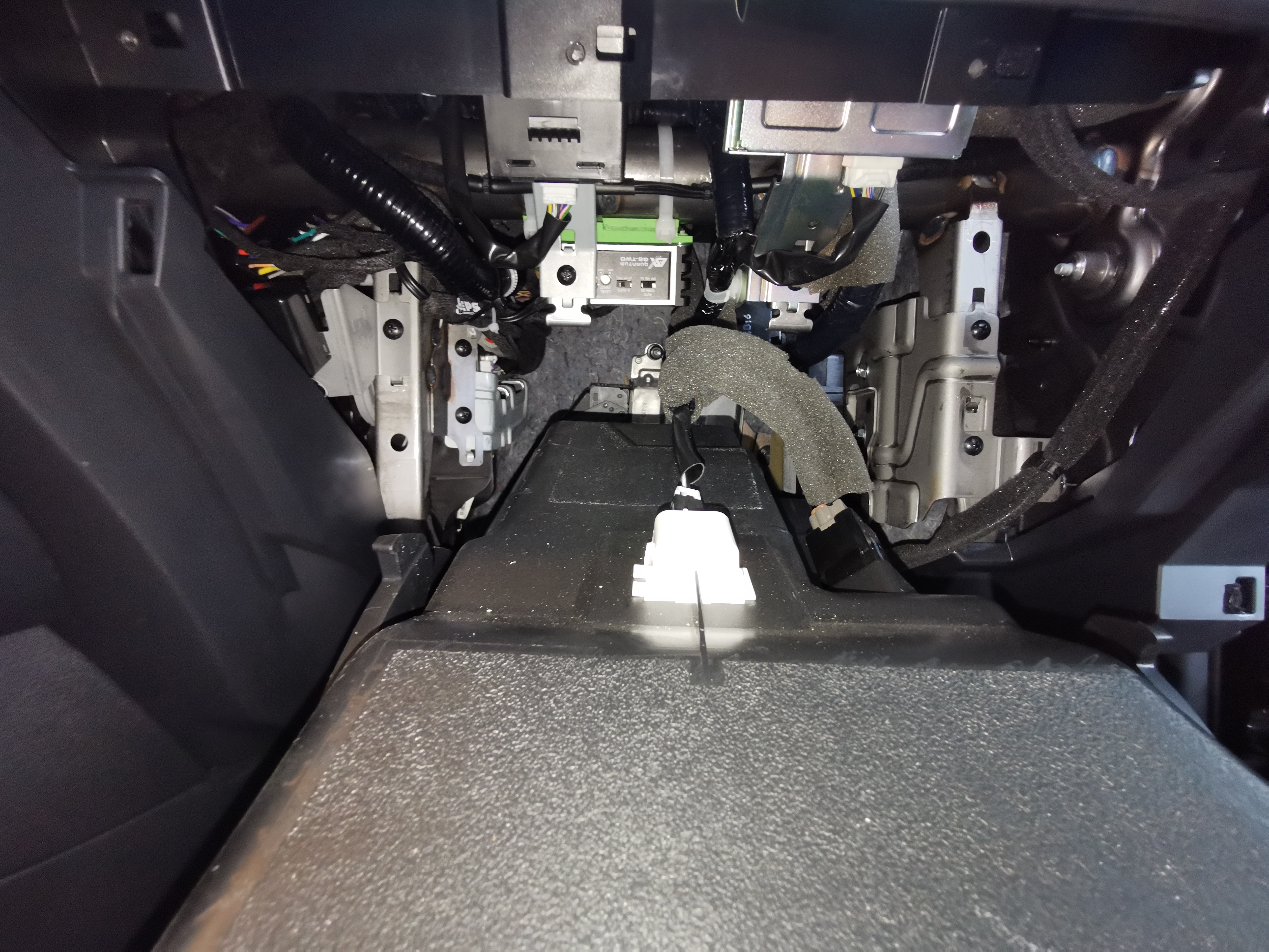 Nissan Leaf Amplifikatör Montaj Braketi (ESX Quantum QS-TWO) görsel 4