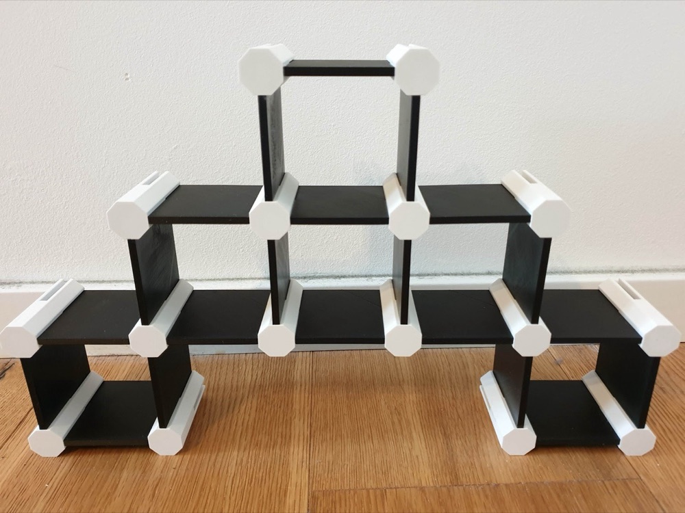 Kare ve Altıgen Gözlü Modüler Mini Raf Sistemi (Geçmeli Bağlantılı)