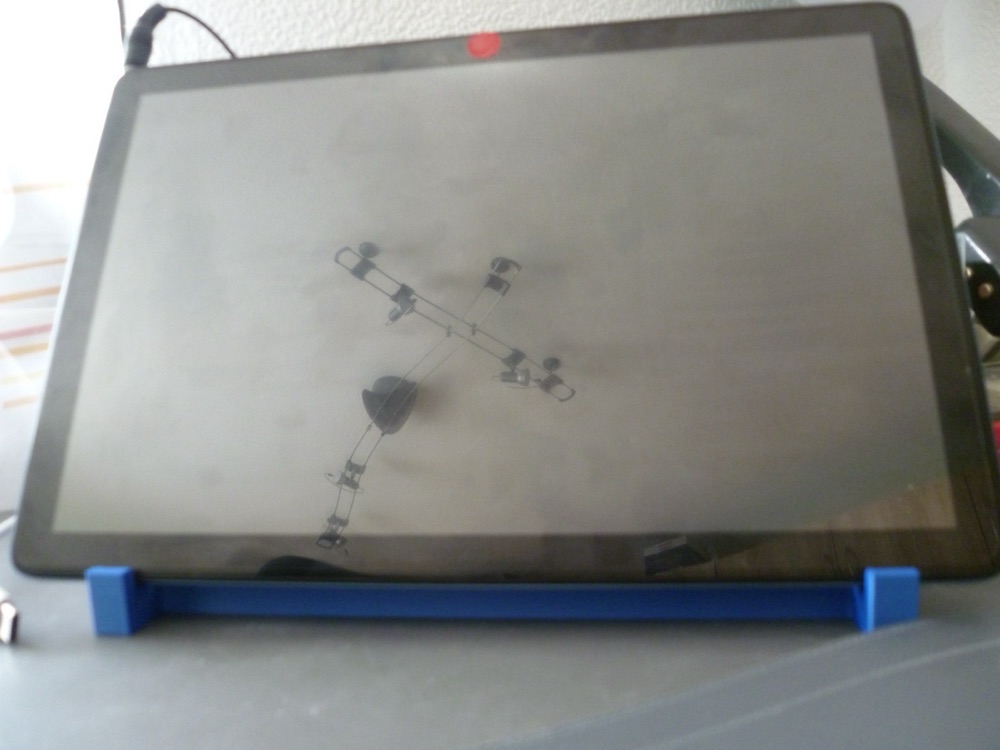 Geniş Tablet Tutucu (190 mm Üzeri Genişlikteki Tabletler İçin) görsel 2