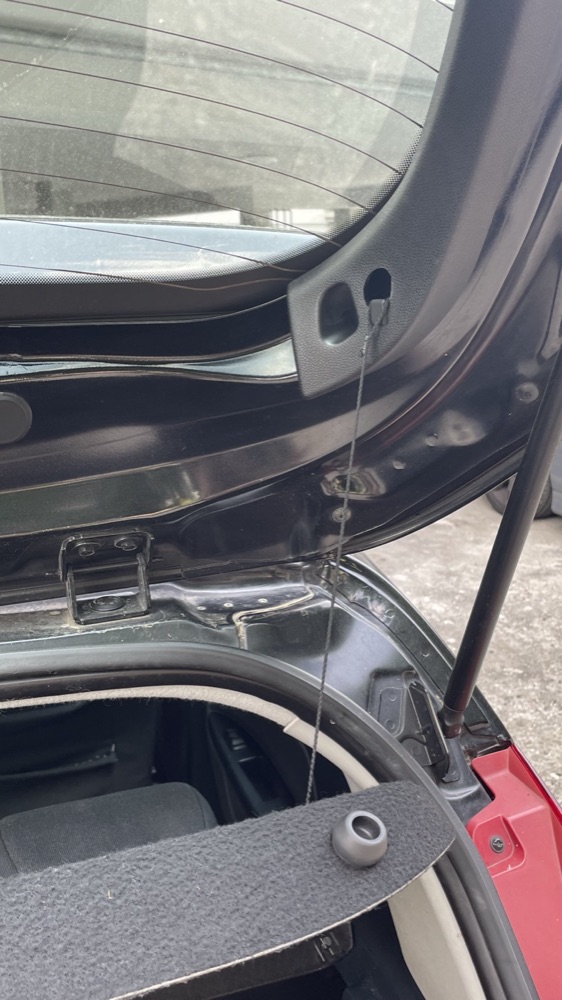 Ford Fiesta bagaj perdesi klips tamiri