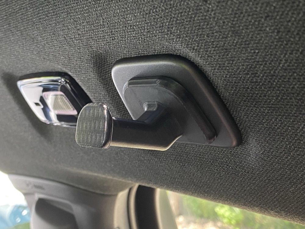 Volvo Arka Koltuk Aksesuar Askısı (38 x 23 x 20 mm)