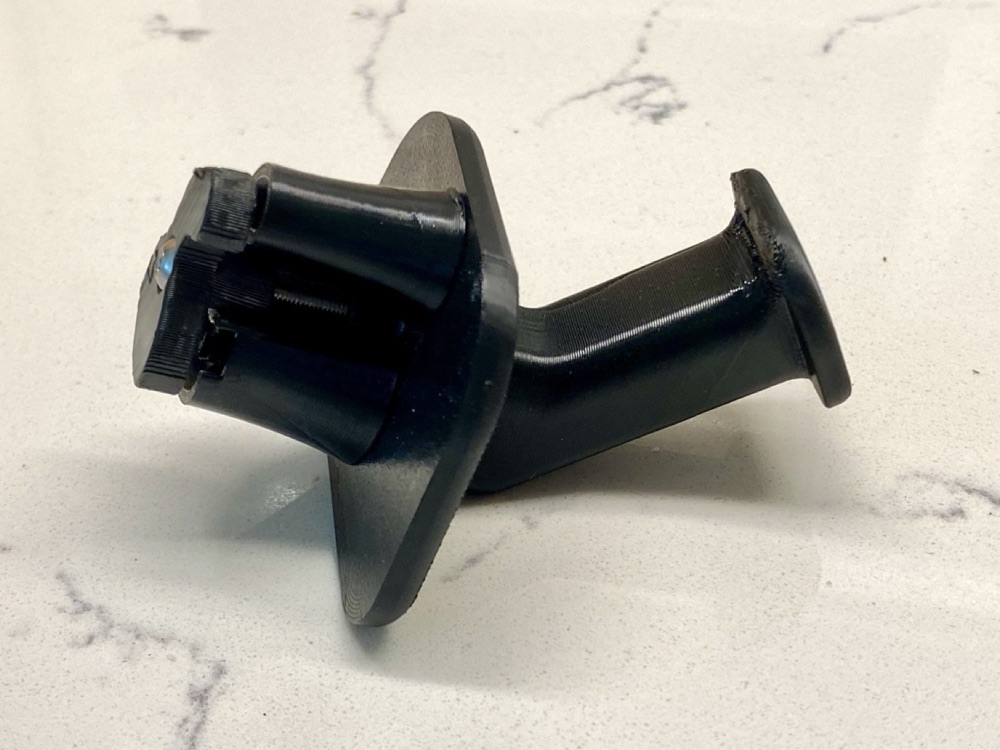 Volvo Arka Koltuk Aksesuar Askısı (38 x 23 x 20 mm) görsel 4