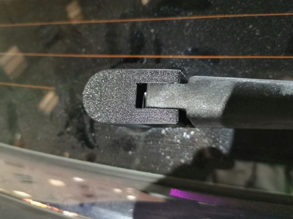 Mitsubishi Outlander 3 Arka Silecek Mil Kapağı görsel 3