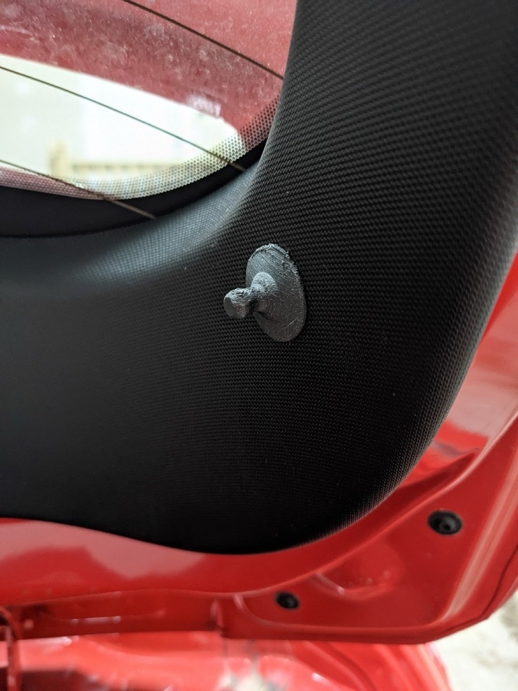 Ford Focus bagaj perdesi tutucu pimi