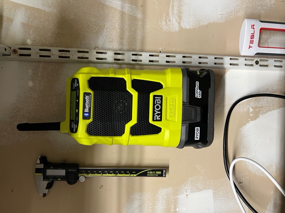 Ryobi Radyo Duvar Askısı