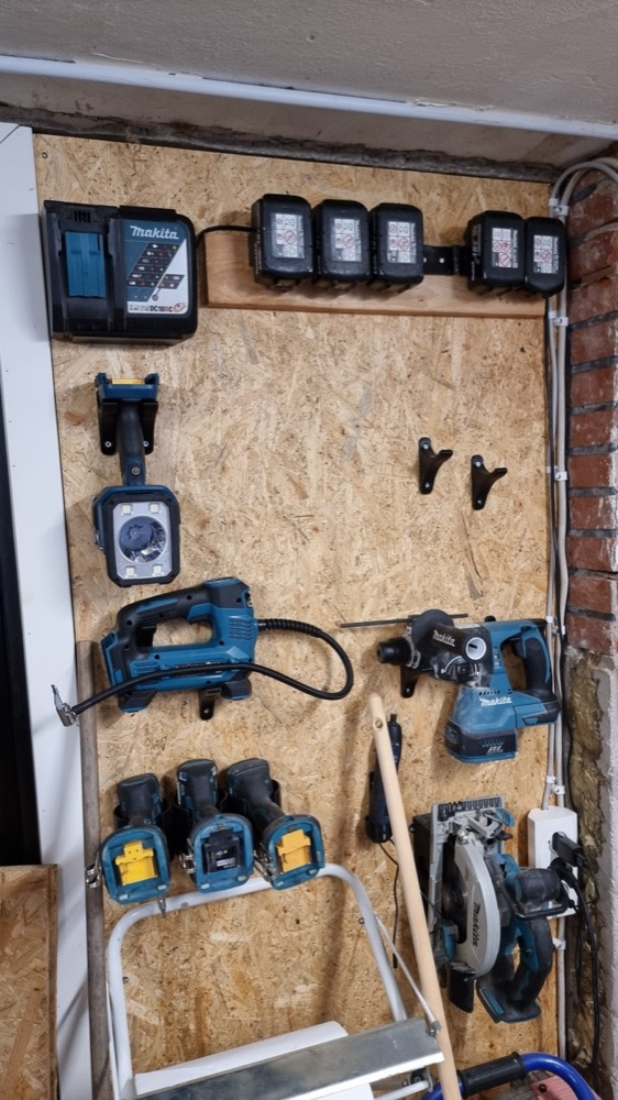 Makita Evrensel Alet Kancası