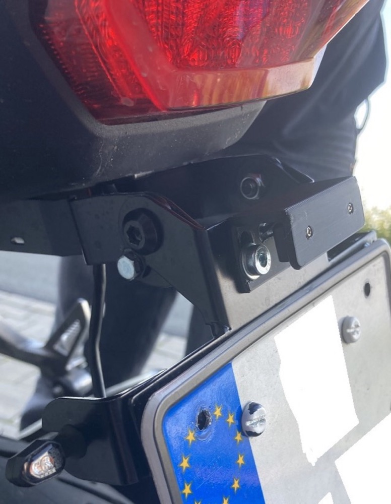 Honda Hornet 750 Plaka Aydınlatması Taşıyıcısı