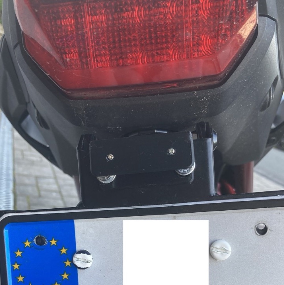 Honda Hornet 750 Plaka Aydınlatması Taşıyıcısı görsel 3