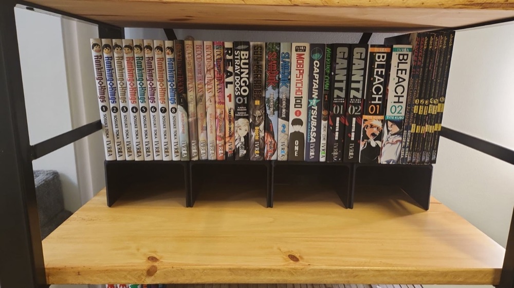 Kitap ve Manga Yükseltici Raf (Arka Sırayı Görünür Kılar)
