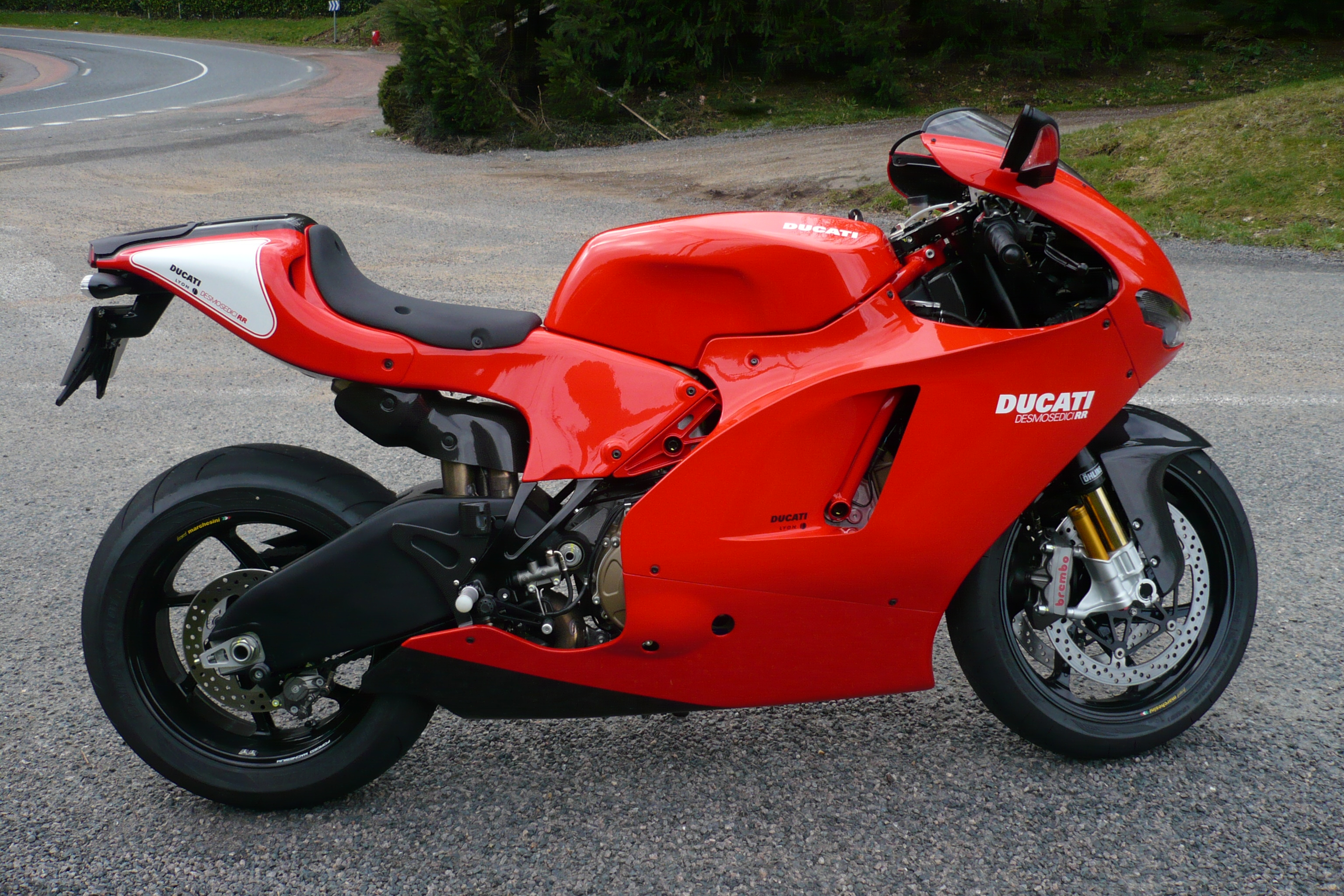 Ducati Desmosedici Motosiklet Silüet Rozeti