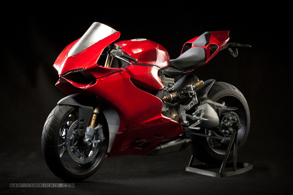 Ducati 1199 Motosiklet Silüet Rozeti görsel 2
