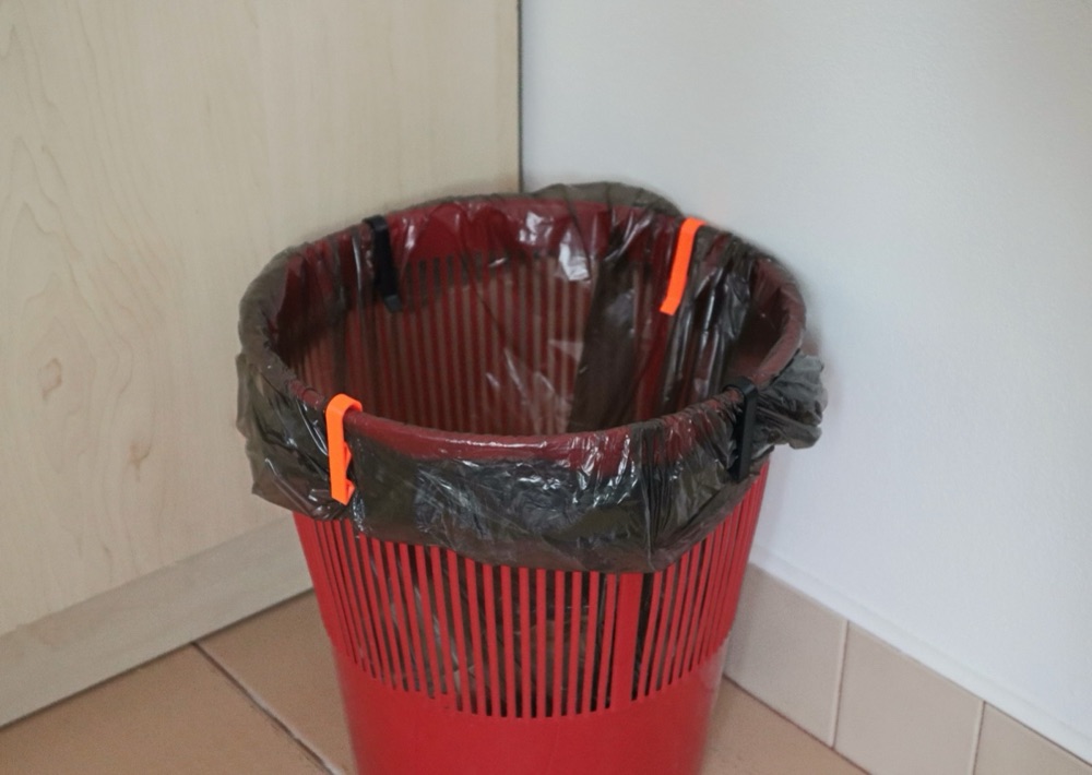 Çöp Torbası Klipsi (Kova Kenarına Sabitleme) görsel 2