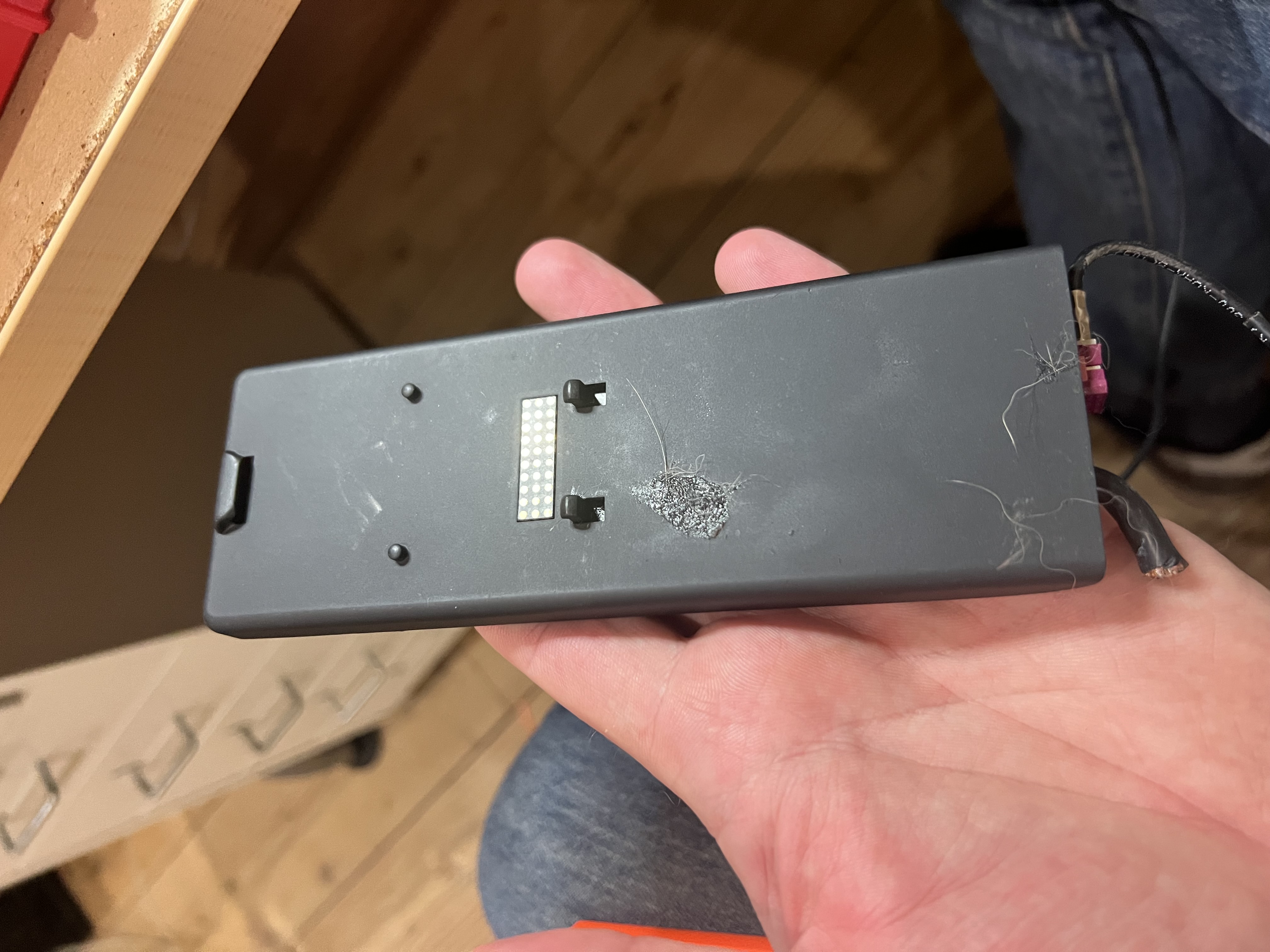 Audi A6 C6 Kolçak MagSafe Telefon Tutucu Eklentisi görsel 2