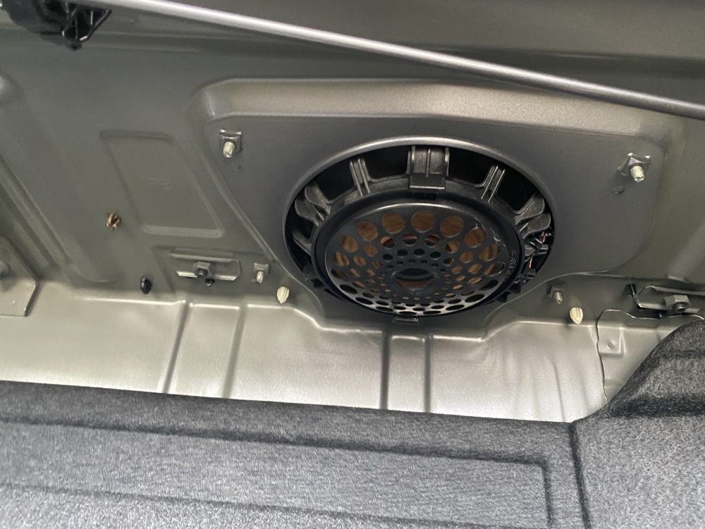 Lexus ES (2017) Subwoofer Braketi