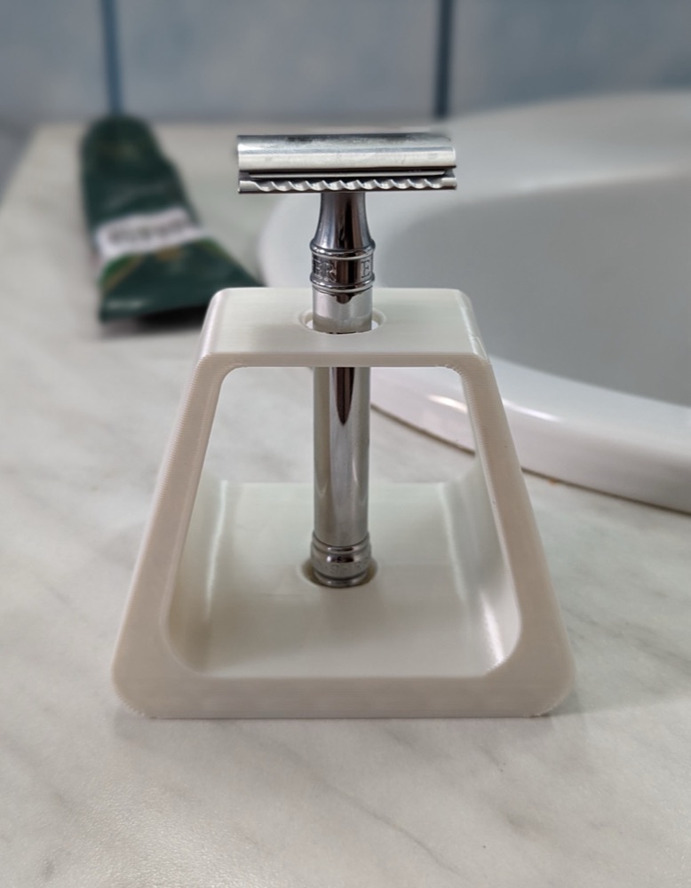 Trapez Çerçeveli Klasik Tıraş Makinesi Standı