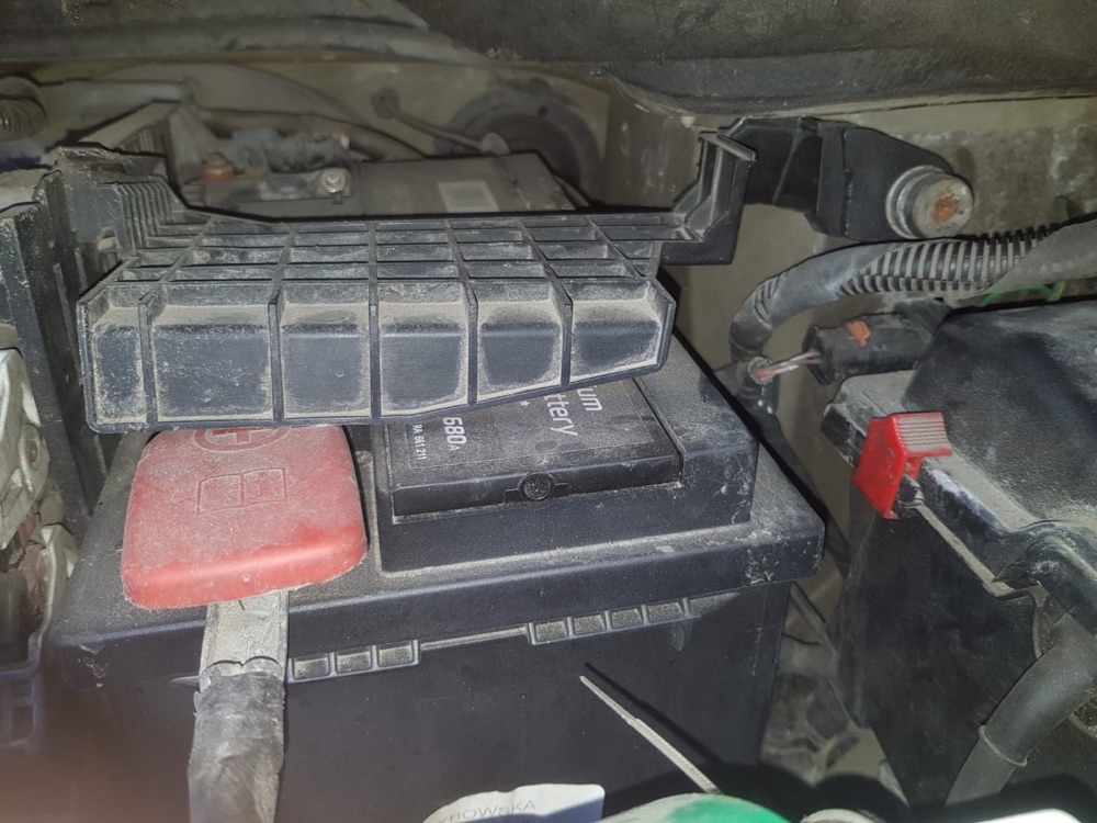 Citroën C4 Grand Picasso Akü Bağlantı Kulağı görsel 4